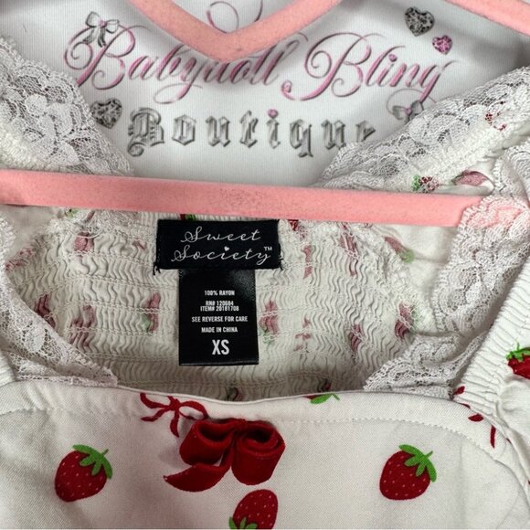 Sweet society milk maid crop top strawberries π ruffle lace puff sleeve cute - Picture 7 of 7